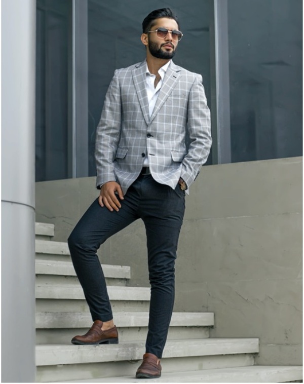 Dress to Impress - Mastering the Smart Casual Look for Men