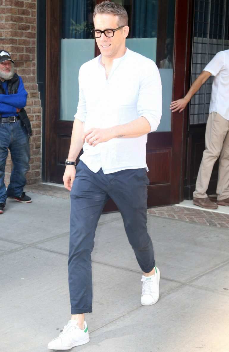  Ryan Reynolds How To Wear White Trainers