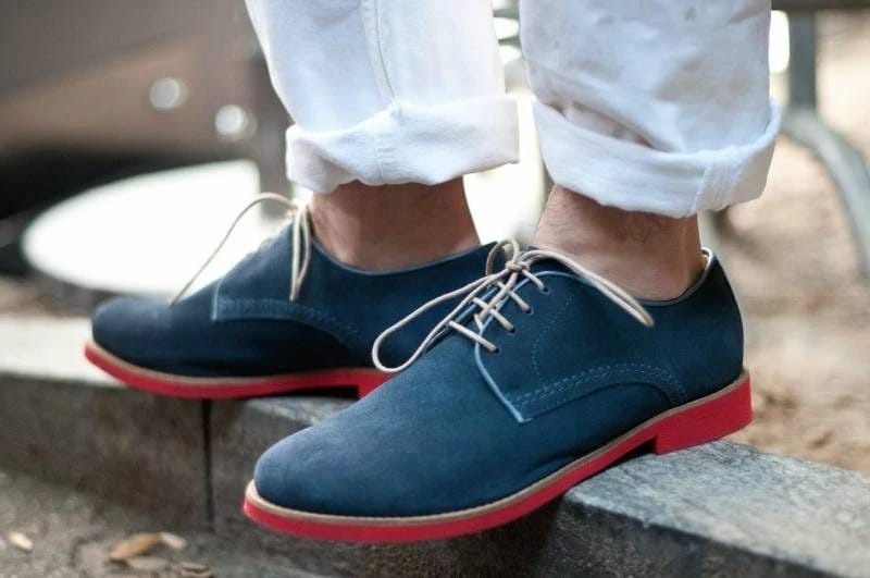 White jeans and blue suede Derby's