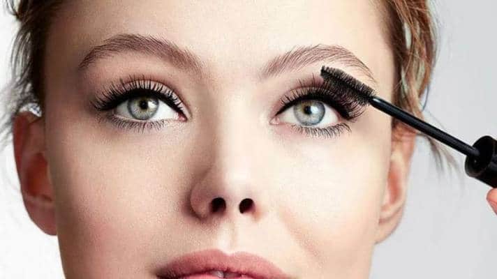 15 Best Mascaras That Makeup Artists Swear By