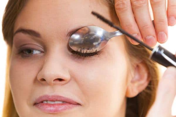How To Curl Eyelashes With Spoon