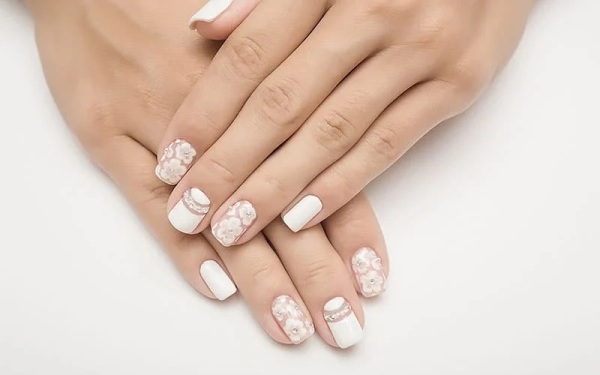 Cute Nails for a Wedding