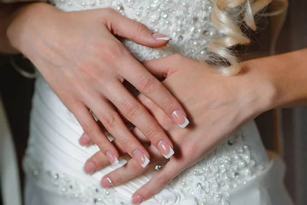 18 Gorgeous Wedding Nail Designs For Brides