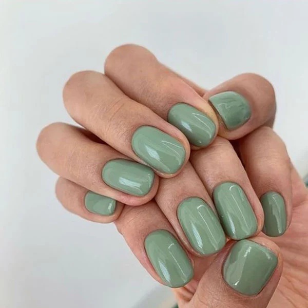 Minty Green Summer Nail Colors 