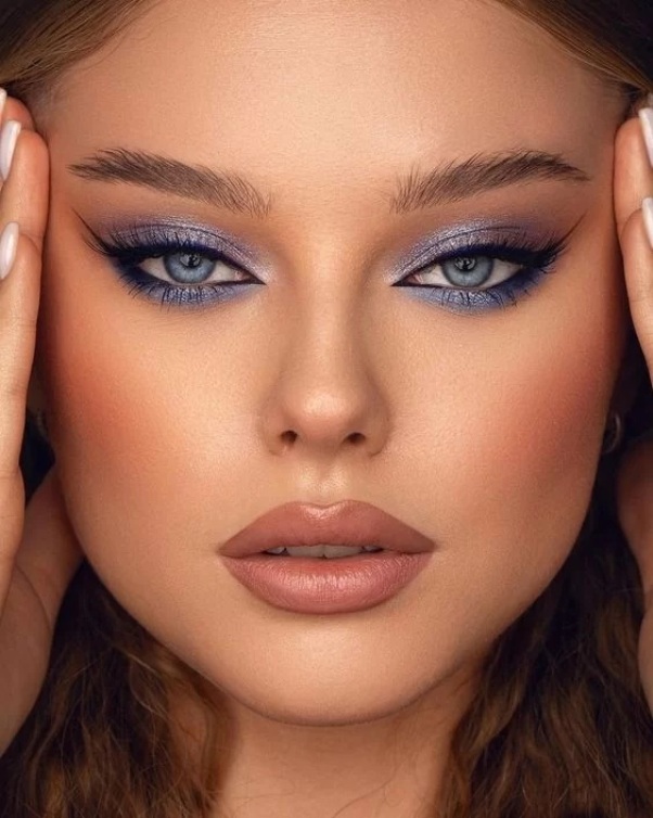 10 Stunning Makeup Looks To Complement