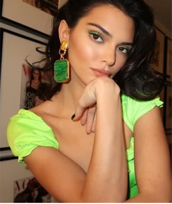 The Perfect Makeup Look for Your Lime Green Dress