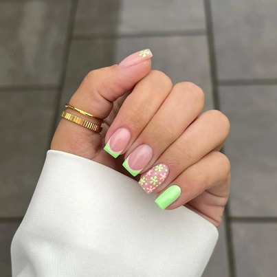 short nails with accent lime green
