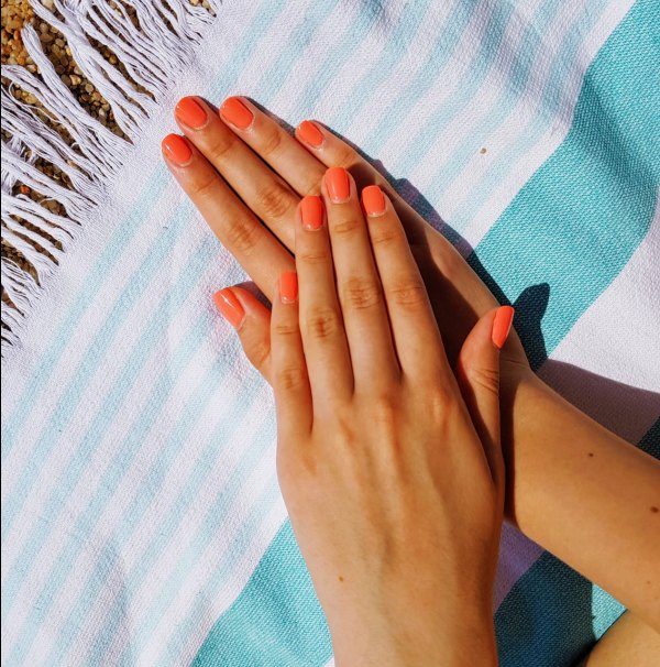 10 Stunning Orange Nail Ideas for the Perfect Summer Manicure