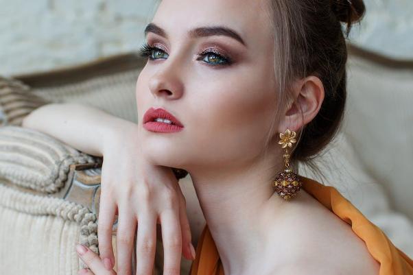 Vintage-inspired Studs Earrings for Formal Events