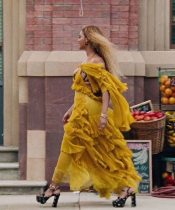 Beyoncé Iconic Lemonade-Inspired Outfits With A Yellow Twist