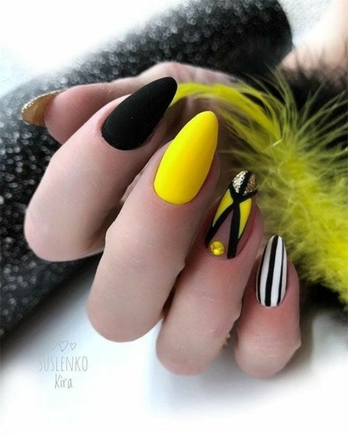 Black Nails with a Yellow Dress