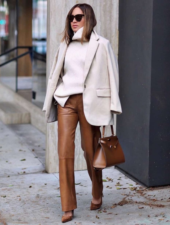 Tonal beige outfit