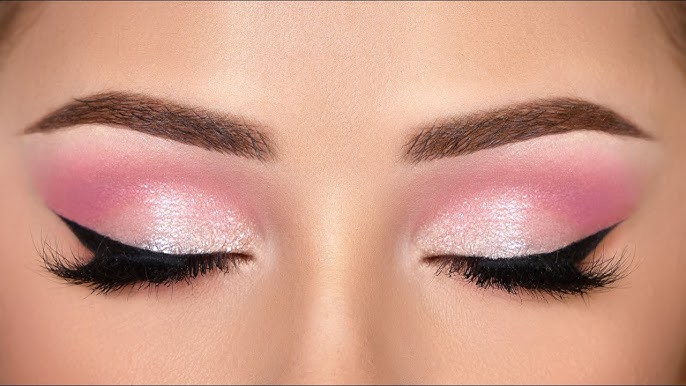 Makeup Looks To Complement Your Pink Outfits
