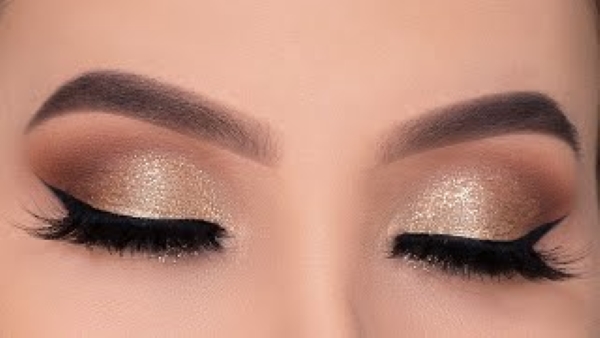 How to Match Makeup Looks For Metallic Dress